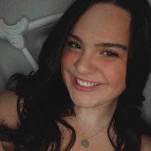 Meet your Posher, Emilie